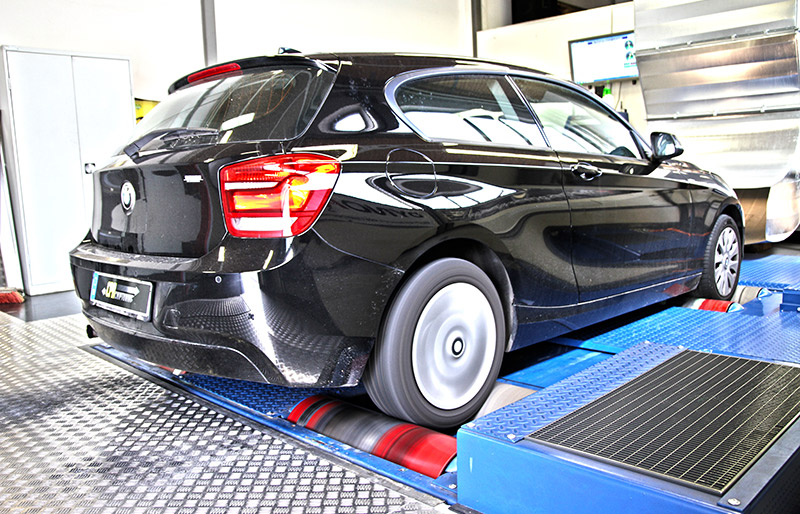 BMW 120d na vozidle Dyno s motorom PowerBox

